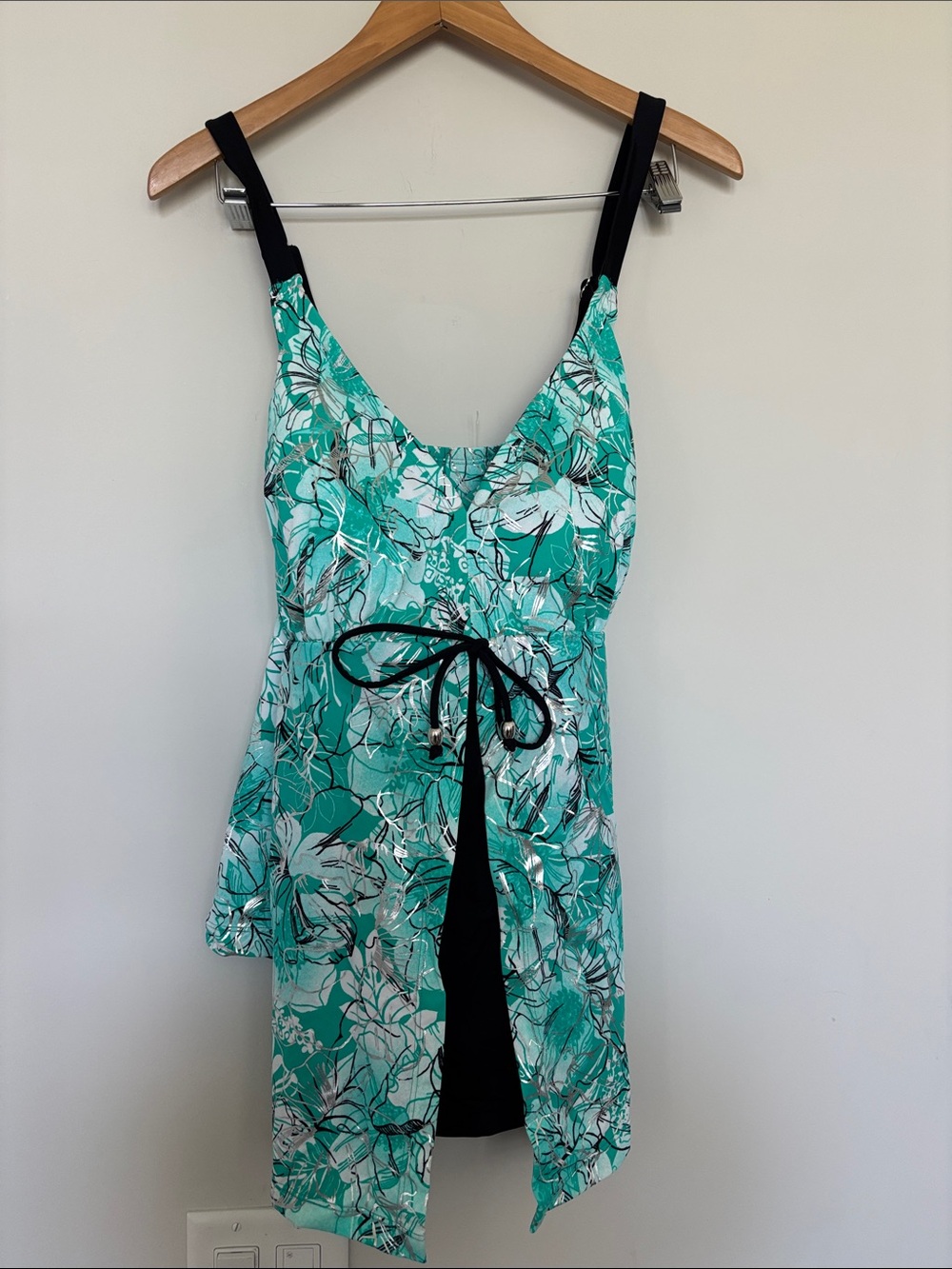 Catherine’s Crisscross Tankini Top Sz 22W NWT